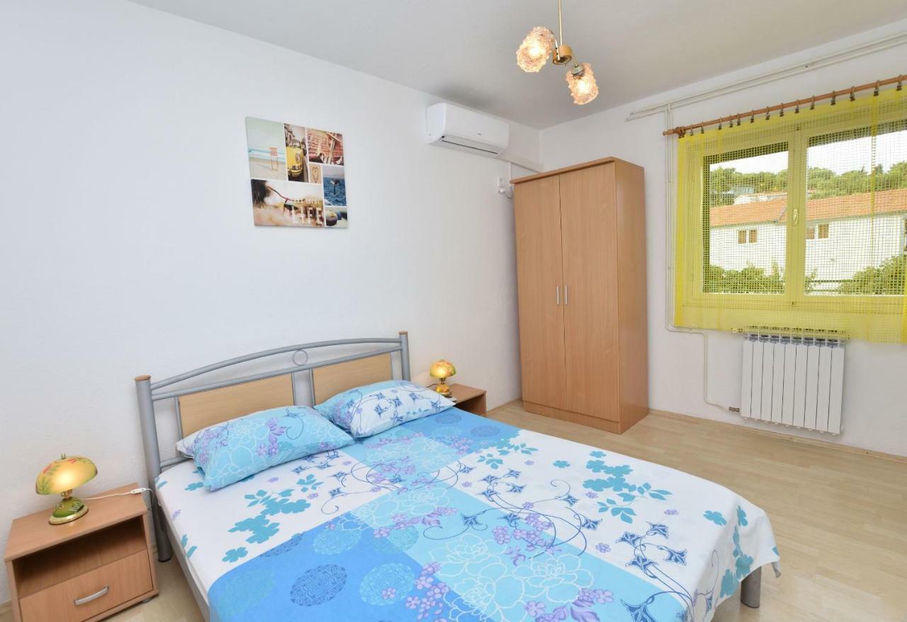 Apartment Dijo I Primošten Exterior foto